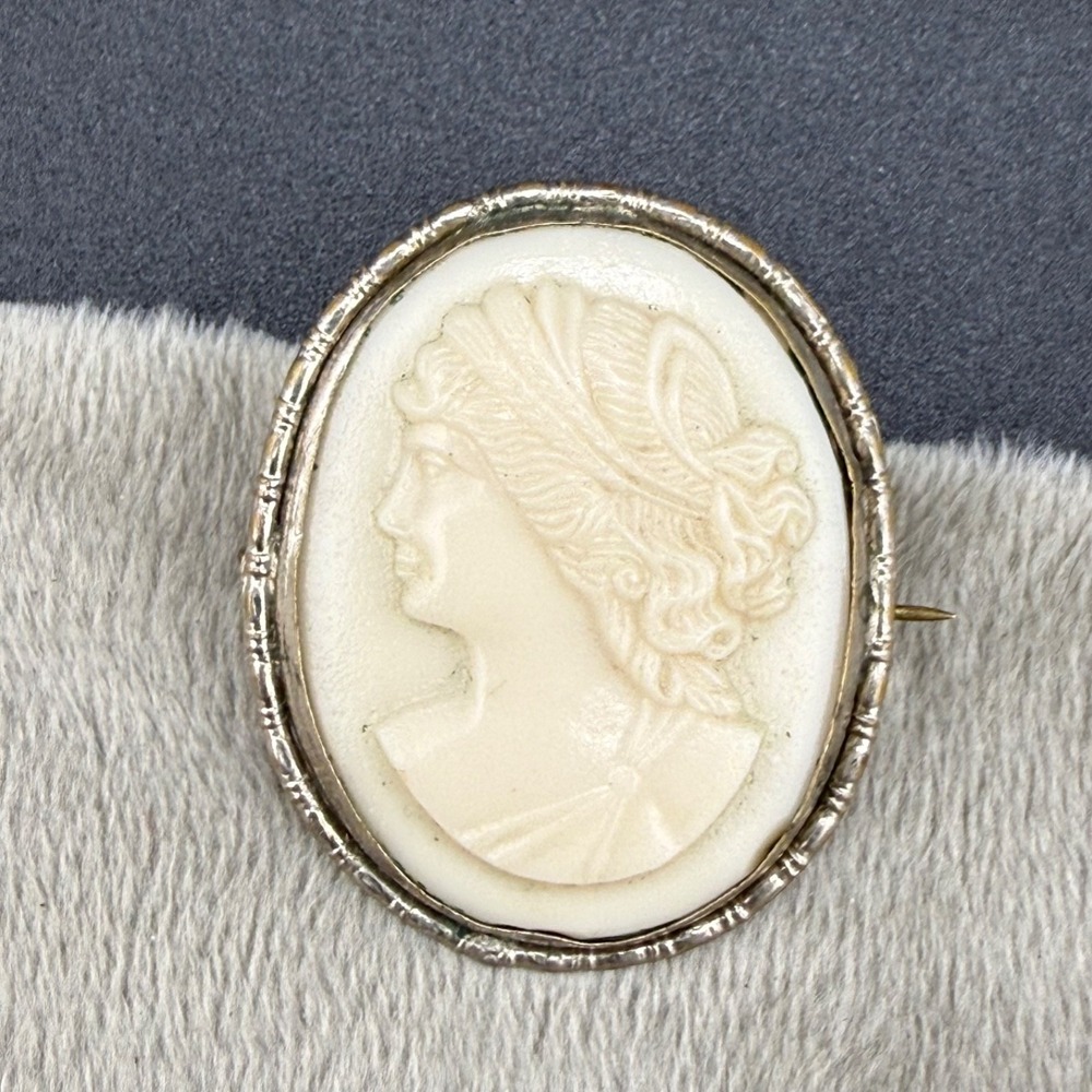 Vintage Cameo Brooch Silver Tone